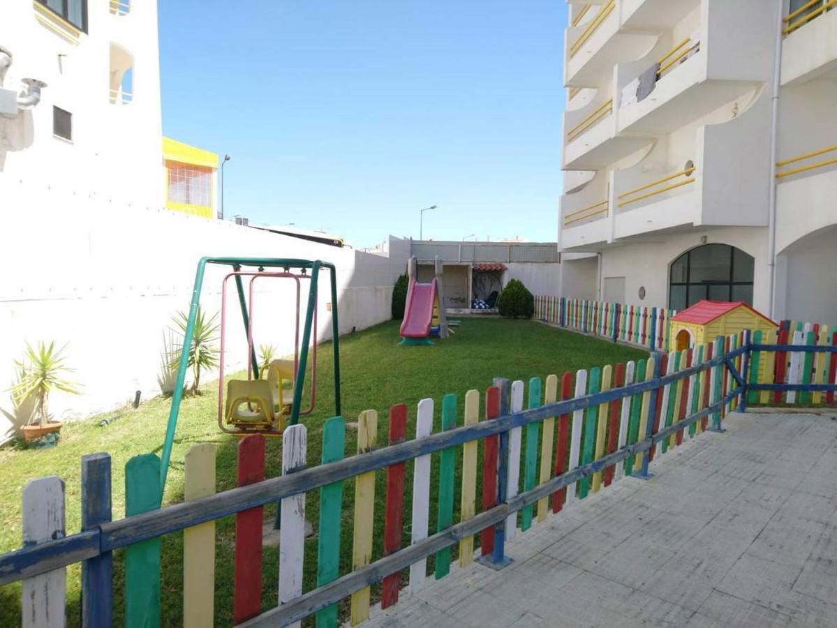 Ferienwohnung Apartamento T1 Com Piscina, Em Montechoro, Albufeira, Algarve Exterior foto